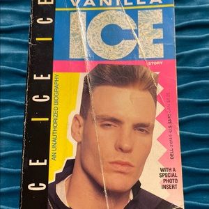 “The Extraordinary Vanilla Ice” Book circa 1991